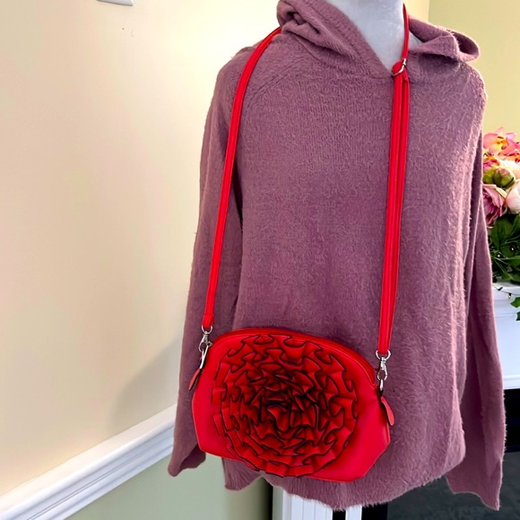 ROSE PETAL Red Faux Leather Round Crossbody Bag NWOT - Picture 2 of 14